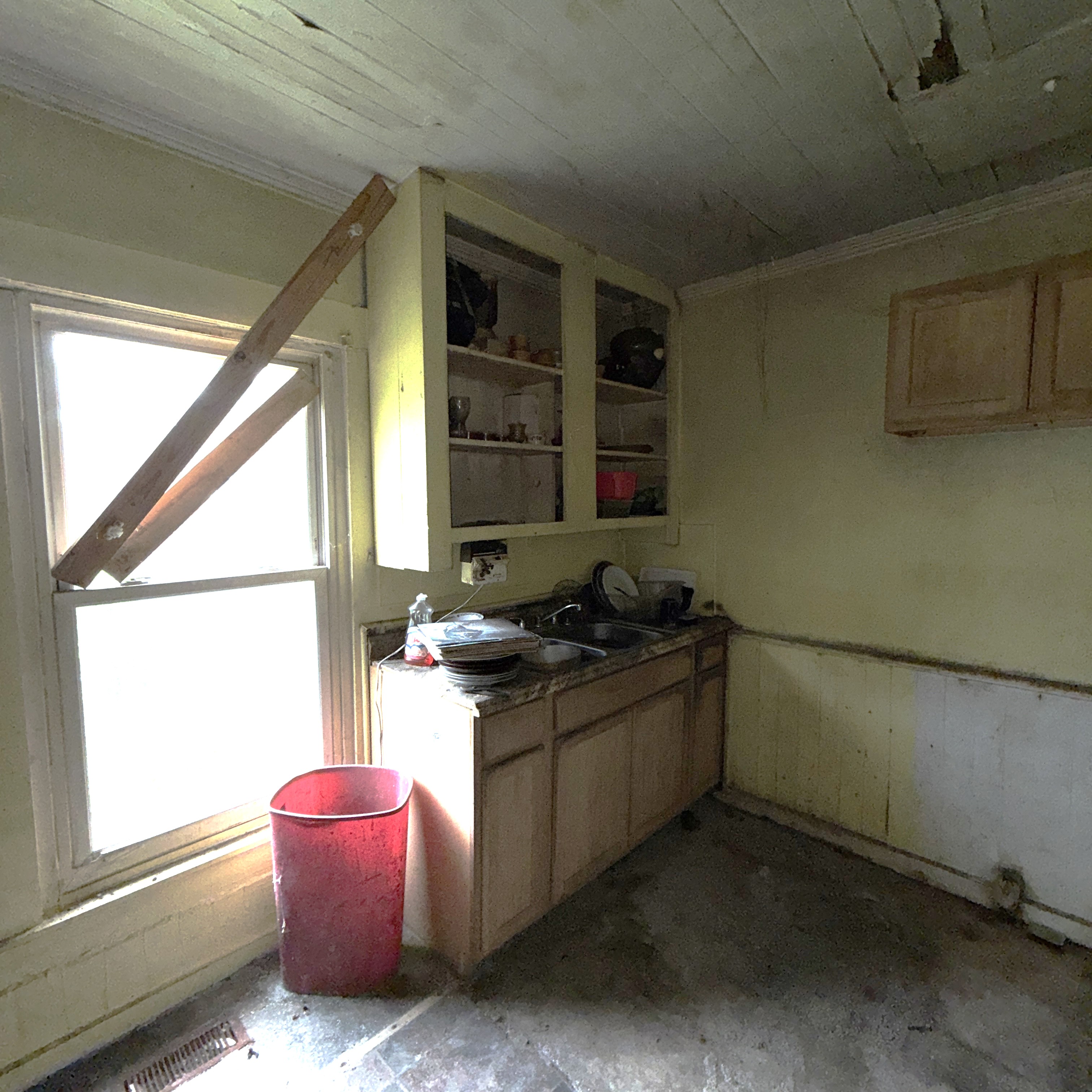 Kitchen sink area