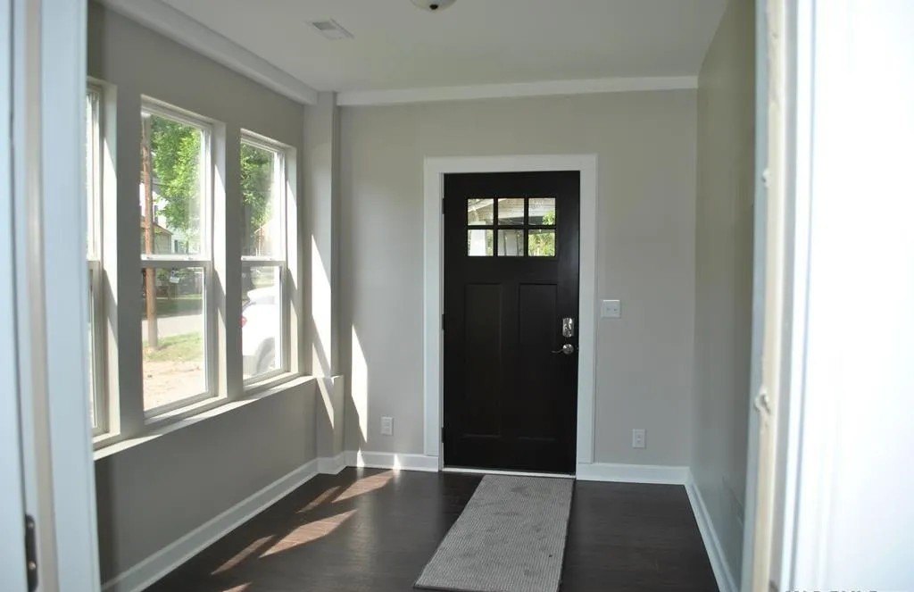 Sunroom or office space at 225 Bond Street